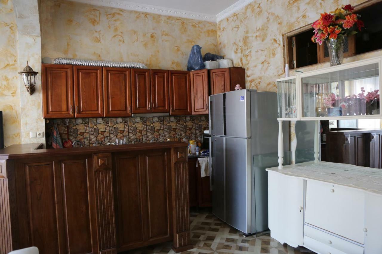 Duru'S Apartment With 3 Bedrooms Batumi Luaran gambar