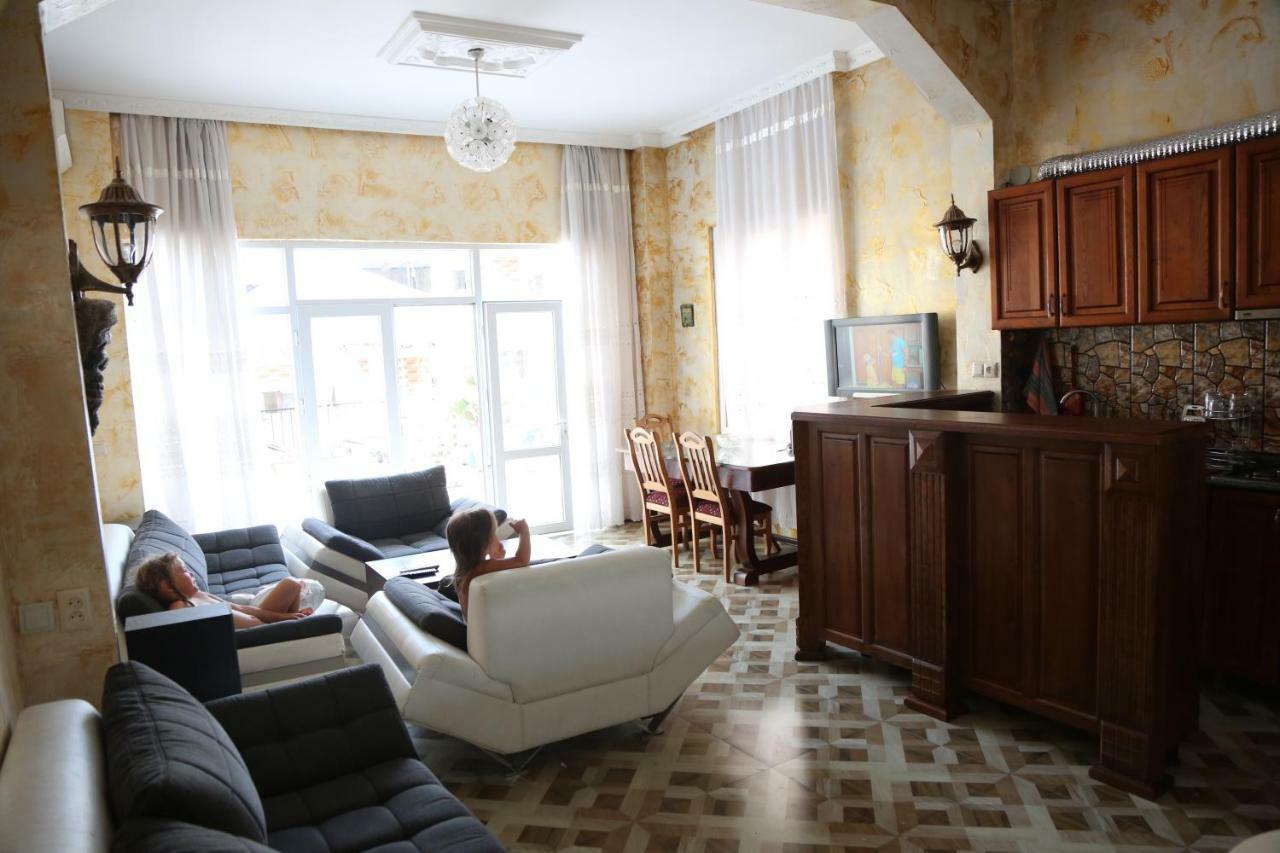 Duru'S Apartment With 3 Bedrooms Batumi Luaran gambar